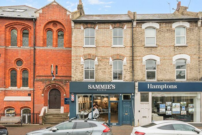 2 Bedroom Flat For Sale In Northcote Road, Battersea, London, SW11