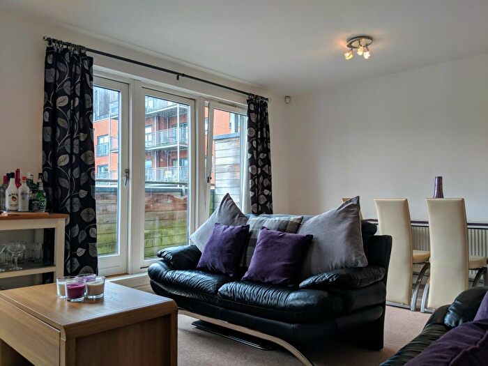 2 Bedroom Apartment To Rent In Cavendish Road, West Didsbury, M20