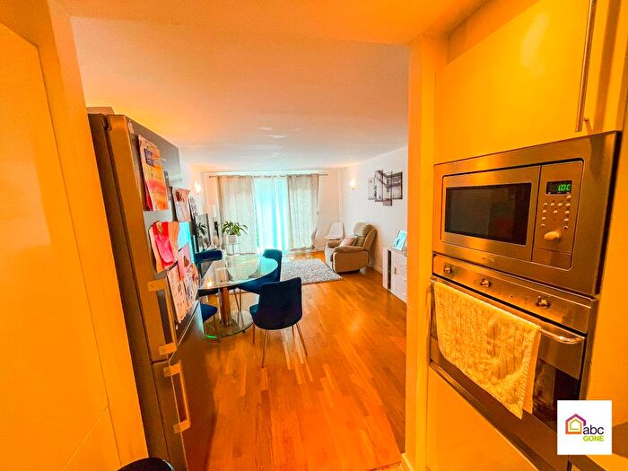 2 Bedroom Flat To Rent In Flat, The Grainstore Western Gateway, Royal Victoria Docks, London, E16