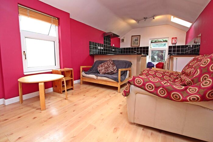 2 Bedroom Flat To Rent In Topaz Street, Adamsdown, Cardiff, CF24