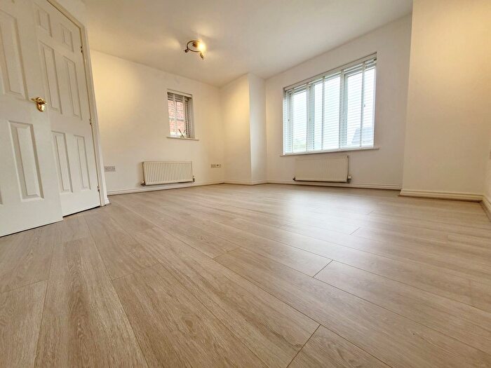 2 Bedroom Flat To Rent In Lentworth Drive, Manchester, M28