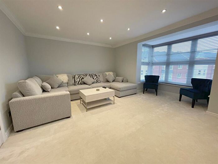 2 Bedroom Apartment To Rent In Symphony Court, Birmingham, B16