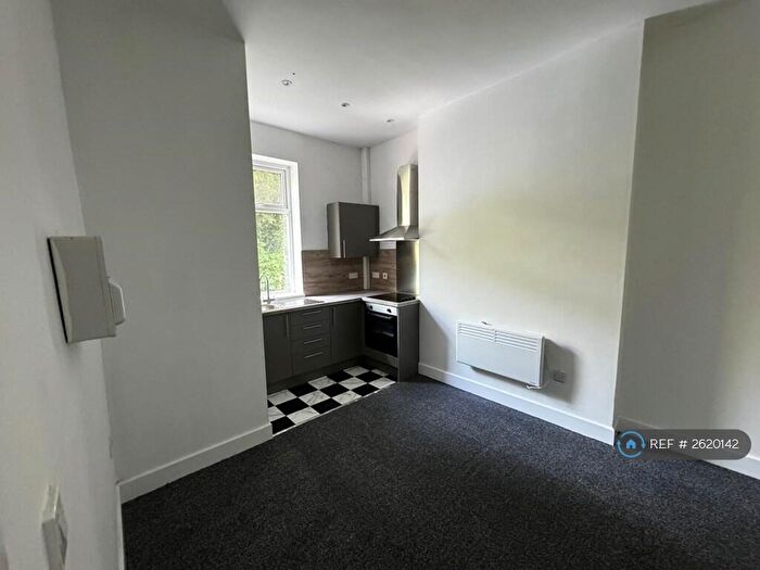 2 Bedroom Flat To Rent In Ogden Lane, Brighouse, HD6