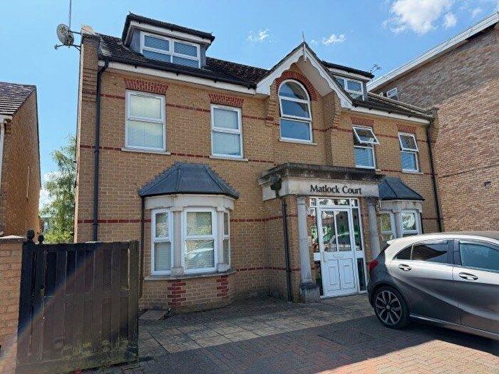 2 Bedroom Flat To Rent In Matlock Court, E18