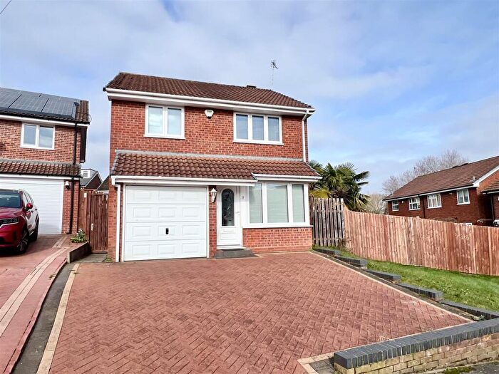 3 Bedroom Detached House For Sale In Bach Mill Drive, Hall Green, Birmingham, B28