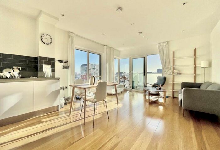 3 Bedroom Flat To Rent In John Harrison Way, London, SE10