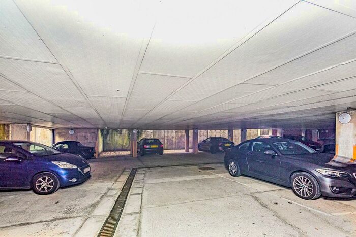 2 Bedroom Apartment To Rent In New Street, Basingstoke, RG21