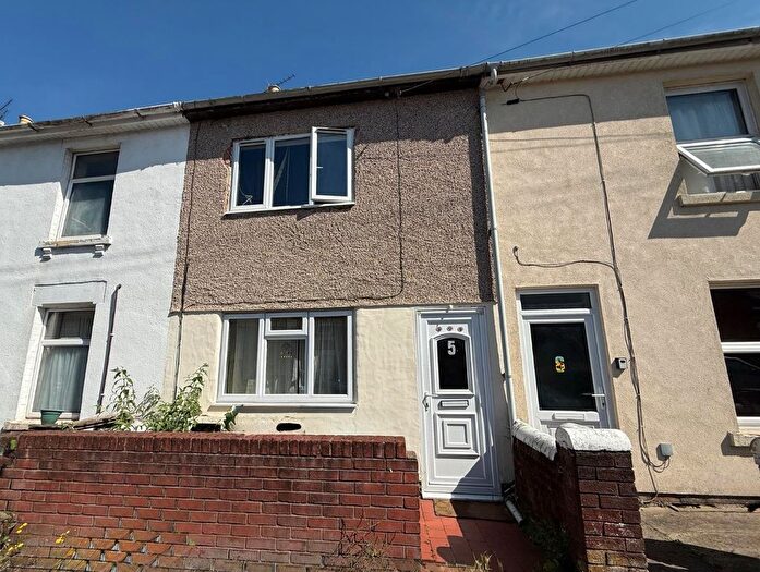 2 Bedroom Terraced House For Sale In Lorne Street, Swindon, SN1