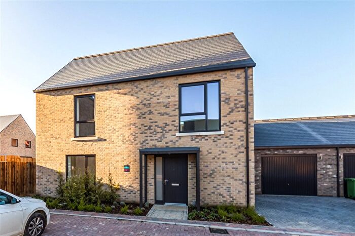 3 Bedroom Detached House To Rent In Oak Court, Cambridge, Cambridgeshire, CB5