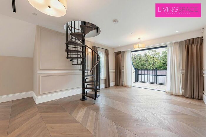 2 Bedroom Flat To Rent In Drury Road, Hadley Wood, EN5