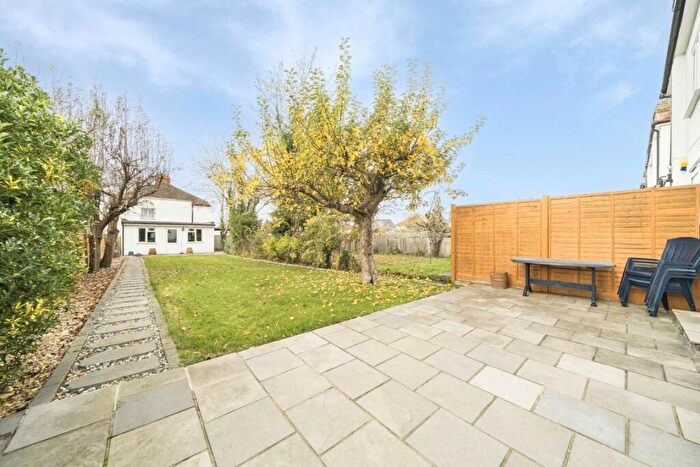 3 Bedroom Semi-Detached House For Sale In Springfield Road, Thornton Heath, CR7