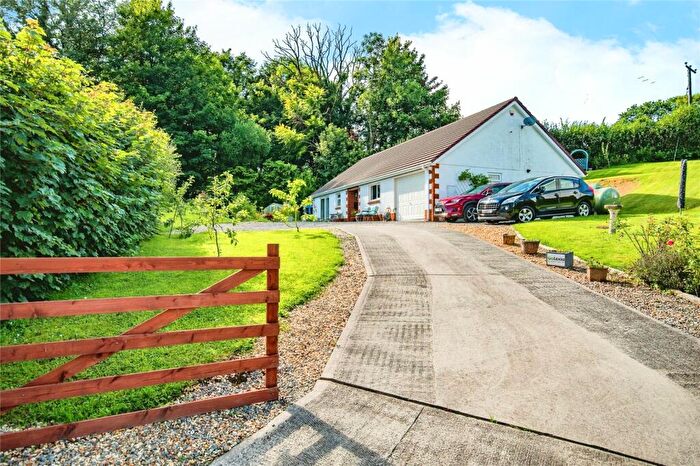 3 Bedroom Bungalow For Sale In Ffynnonddrain, Carmarthen, Carmarthenshire, SA33