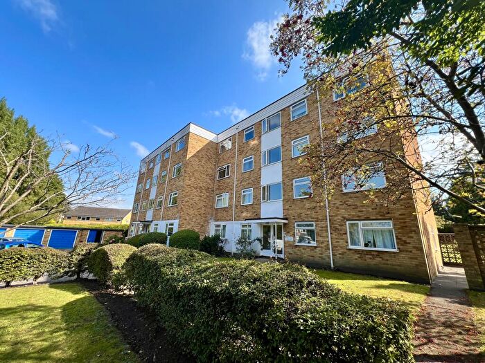 2 Bedroom Flat To Rent In The Cloisters, Frimley, Camberley, Surrey, GU16