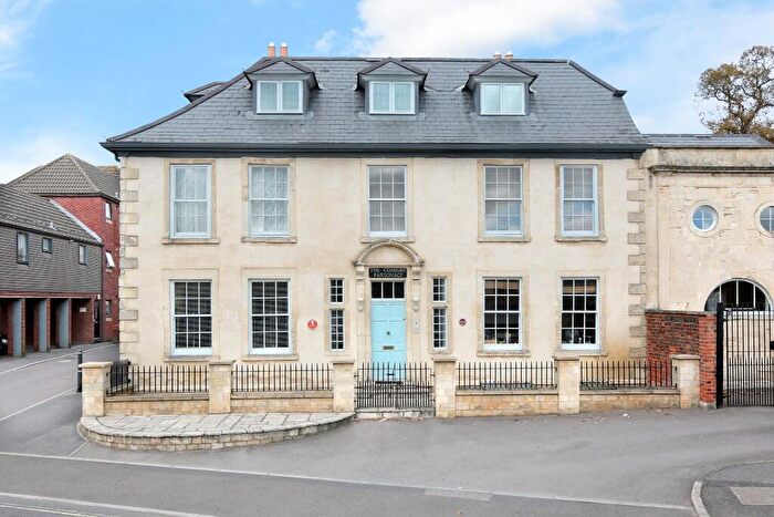 2 Bedroom Flat For Sale In Conigre, Trowbridge, BA14