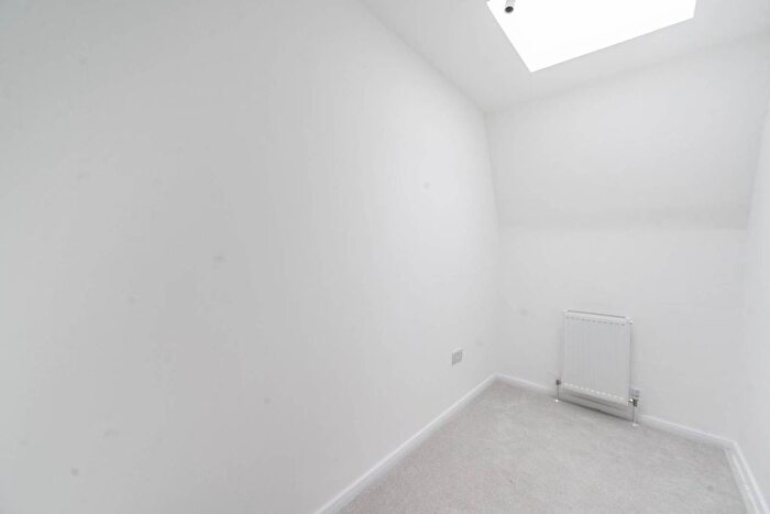 1 Bedroom Flat To Rent In Bridge Street, Pinner, HA5