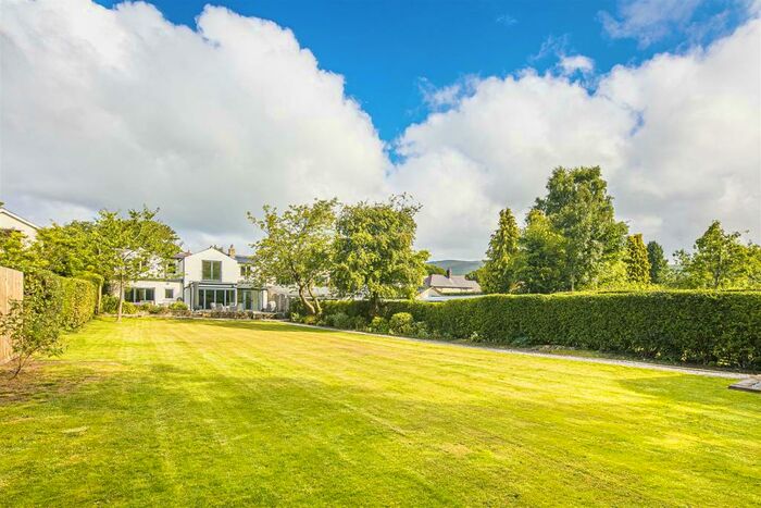 4 Bedroom House For Sale In Fairway, Shatton, Hope Valley, S33