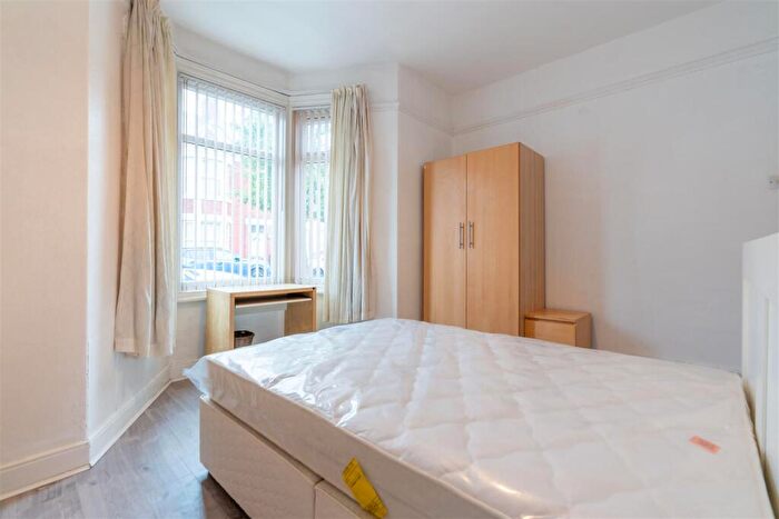 2 Bedroom Flat To Rent In Balmoral Terrace, Heaton, NE6
