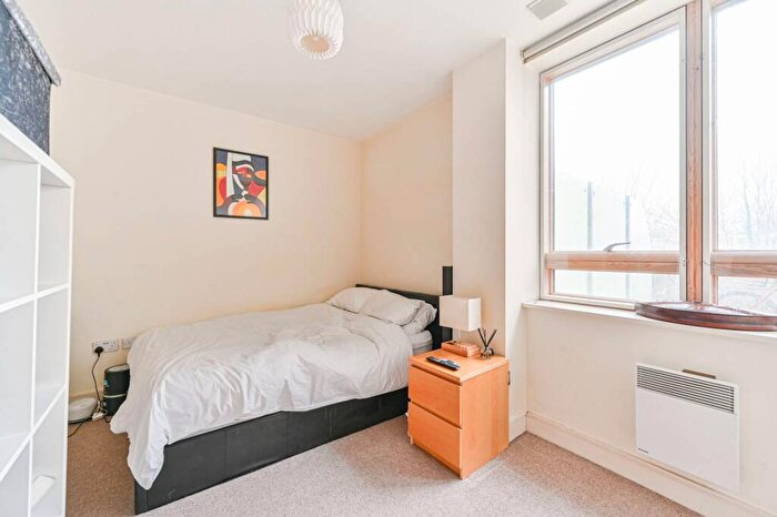 1 Bedroom Flat For Sale In Albemarle Road, Beckenham, BR3