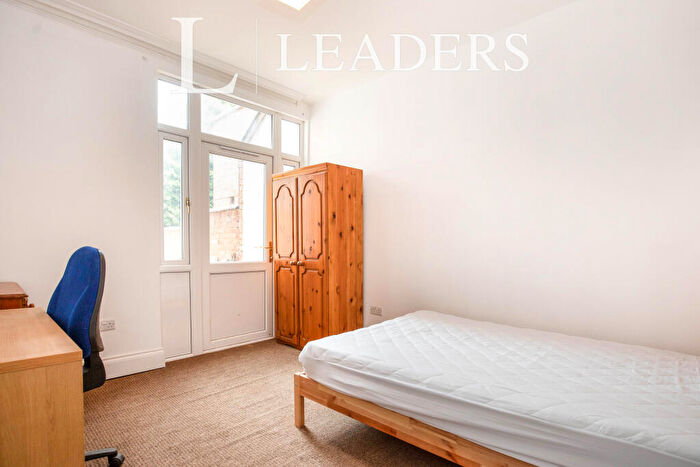 5 Bedroom Terraced House To Rent In Adams Avenue, Northampton, Northamptonshire, NN1