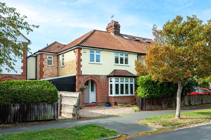4 Bedroom Semi-Detached House For Sale In Leys Avenue, Cambridge, CB4