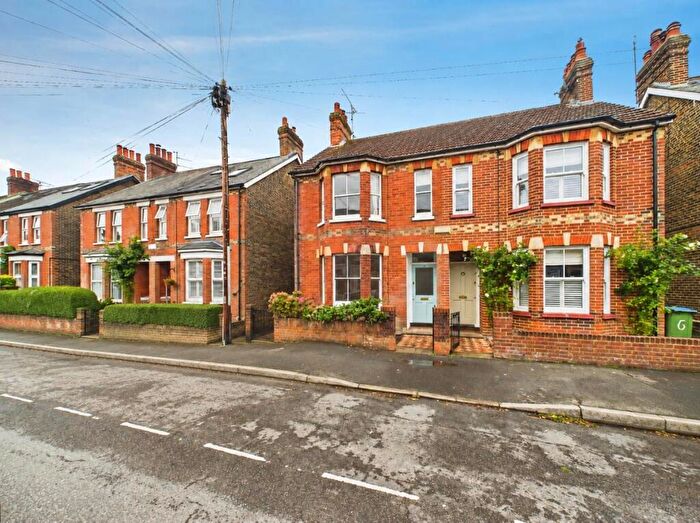 2 Bedroom Semi Detached House For Sale In Devonshire Road, Horsham, RH13