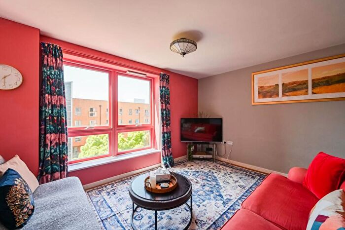 2 Bedroom Flat For Sale In School House Lane, Shadwell, London, E1W