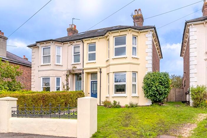 4 Bedroom Semi-detached House For Sale In Framfield Road, Buxted, TN22