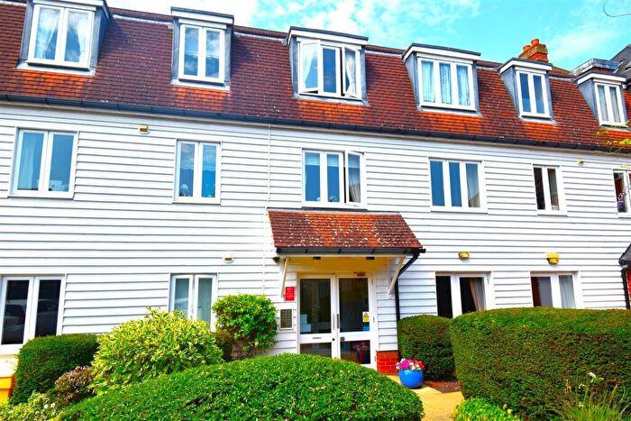 2 Bedroom Retirement Property For Sale In Ormond House, Roche Close, Rochford, SS4