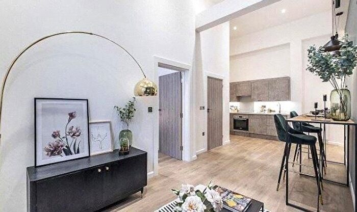 1 Bedroom Flat To Rent In Kingston Road, London, SW20