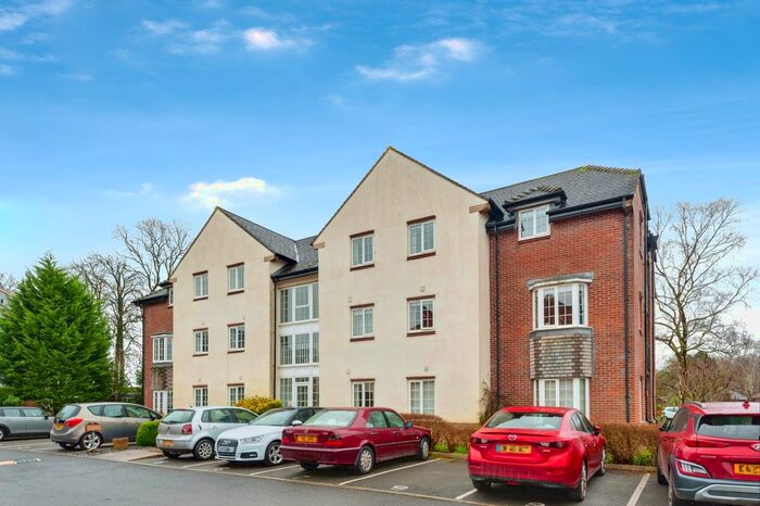 2 Bedroom Flat For Sale In The Elms, Faulkners Lane, Knutsford, Cheshire, WA16
