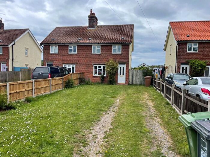 3 Bedroom Semi-Detached House For Sale In Stalham Road, Hoveton, Norwich, Norfolk, NR12