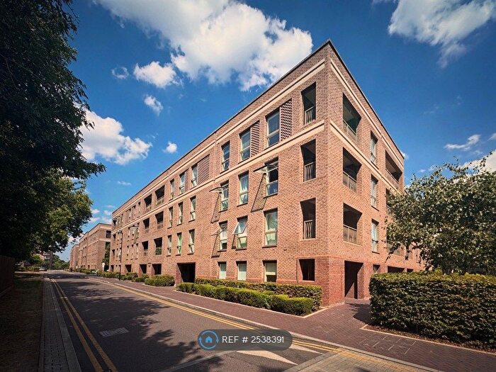 2 Bedroom Flat To Rent In Adenmore Road, London, SE6