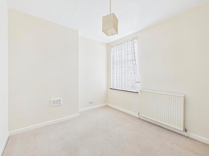 2 Bedroom Flat To Rent In Kirby Road, Leicester, LE3
