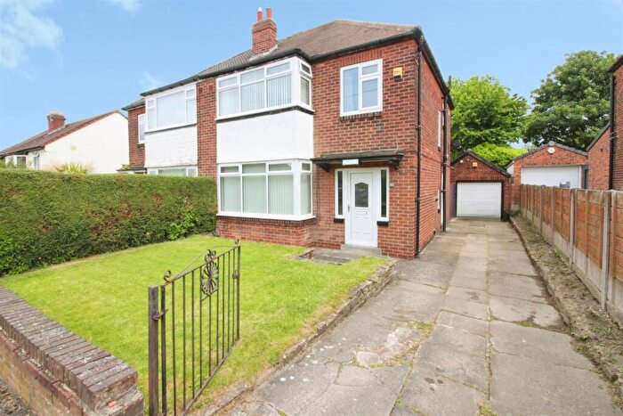 3 Bedroom Semi-Detached House For Sale In Knightsway, Whitkirk Leeds, LS15