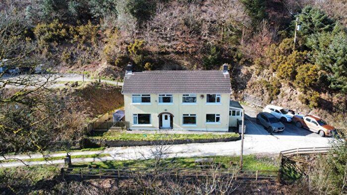 4 Bedroom Property For Sale In Talog, Carmarthen, SA33