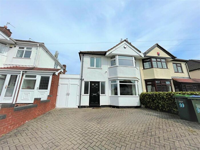 3 Bedroom House To Rent In Castle Road West, Oldbury, West Midlands, B68