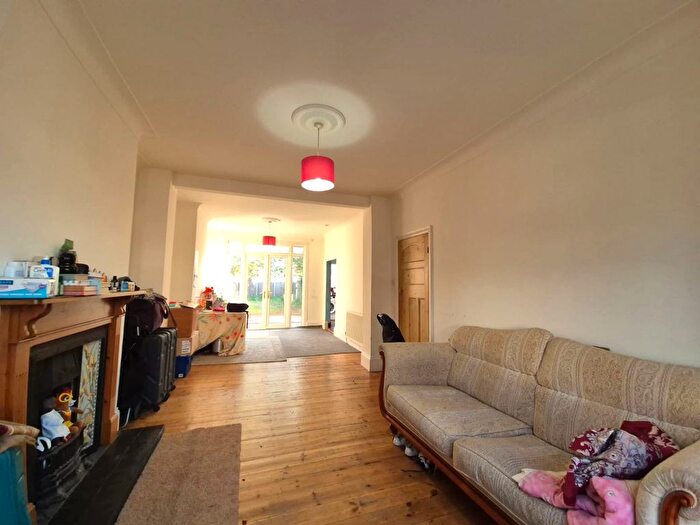 4 Bedroom Terraced House To Rent In Dalmeny Avenue, London, SW16