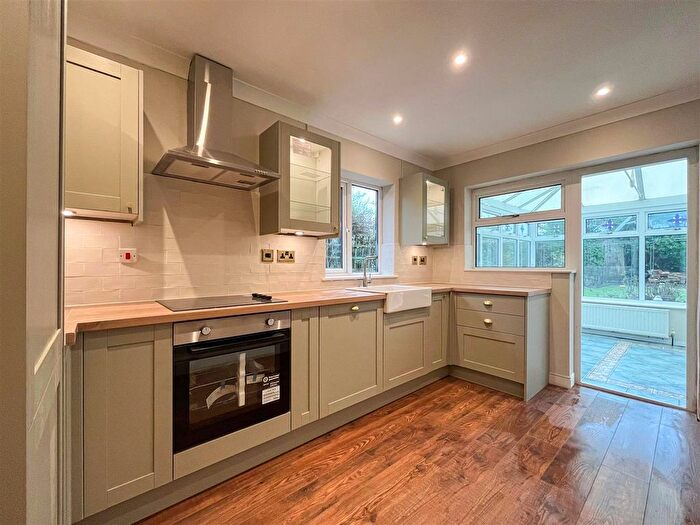 2 Bedroom Detached Bungalow For Sale In Highfield Rise, Althorne, Chelmsford, CM3