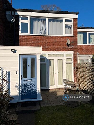 1 Bedroom Maisonette To Rent In Elgin House, Hitchin, SG4