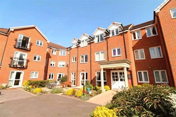 1 Bedroom Flat To Rent In Milward Court, Warwick Road, RG2