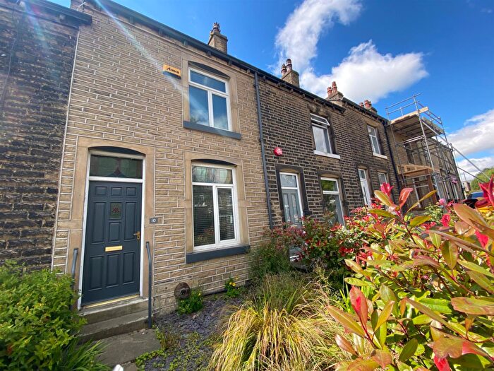 2 Bedroom Terraced House For Sale In Thornhill Ave, Lindley, Huddersfield, HD3