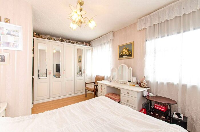 2 Bedroom Flat For Sale In Patmore Estate, Nine Elms, Nine Elms, London, SW8