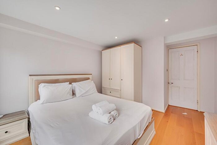 2 Bedroom Flat To Rent In Nevill Court, Edith Terrace, SW10