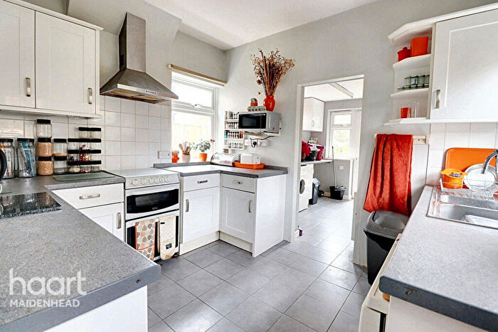 5 Bedroom Semi Detached House To Rent In St Lukes Road, Maidenhead, SL6