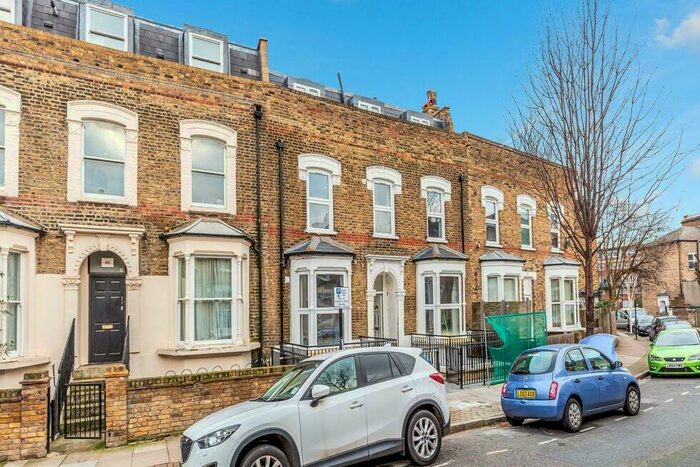 4 Bedroom Flat To Rent In Foulden Road, Stoke Newington, N16