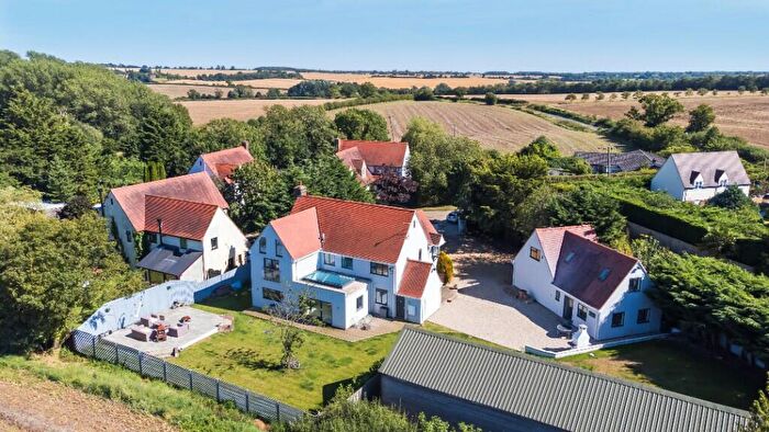 4 Bedroom Detached House For Sale In Cutlers Green, Thaxted, Dunmow, CM6
