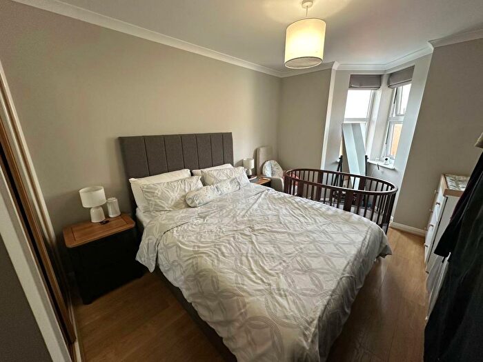 2 Bedroom Apartment To Rent In Slough, Berkshire, SL1