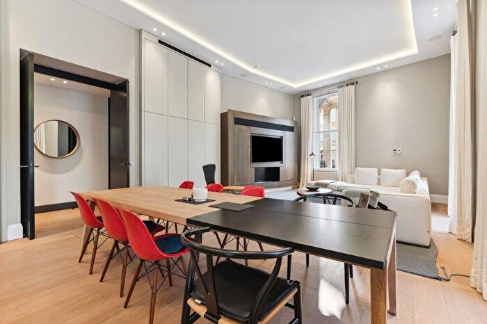 2 Bedroom Flat For Sale In Portland Place, Marylebone, London, W1B