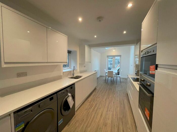 5 Bedroom Private Hall To Rent In Newsham Road, Lancaster, LA1