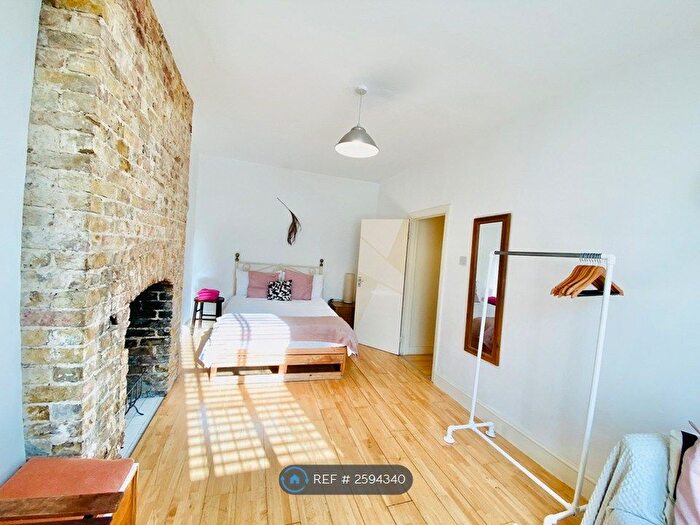 2 Bedroom Flat To Rent In Bethnal Green, London, E1